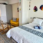 Lovely Suite Steps Away From The Airport And Sea