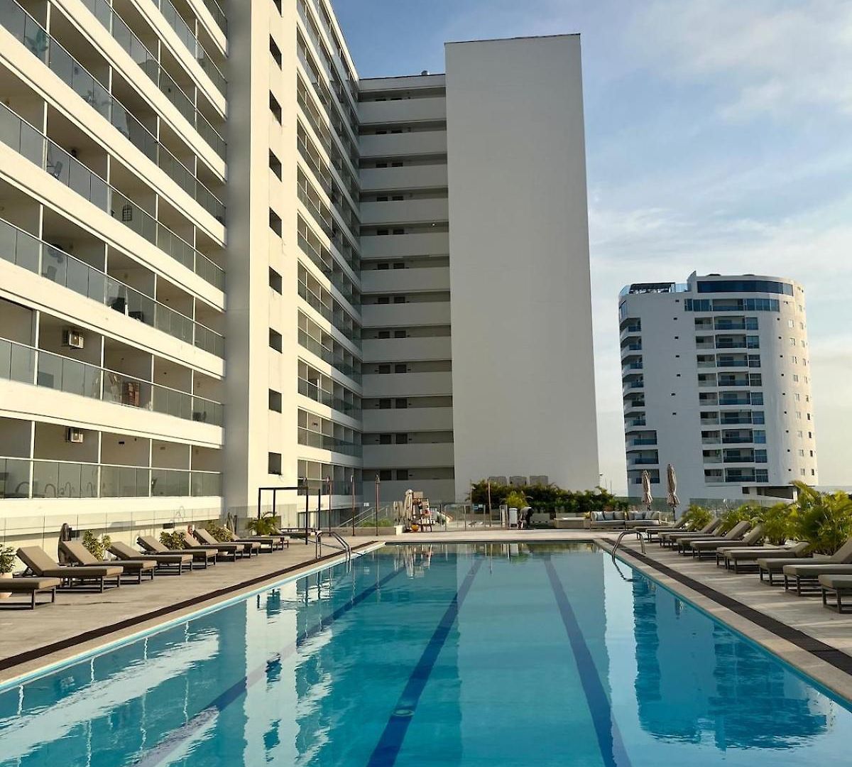 Apartamento Lovely Steps Away From The Airport And Sea