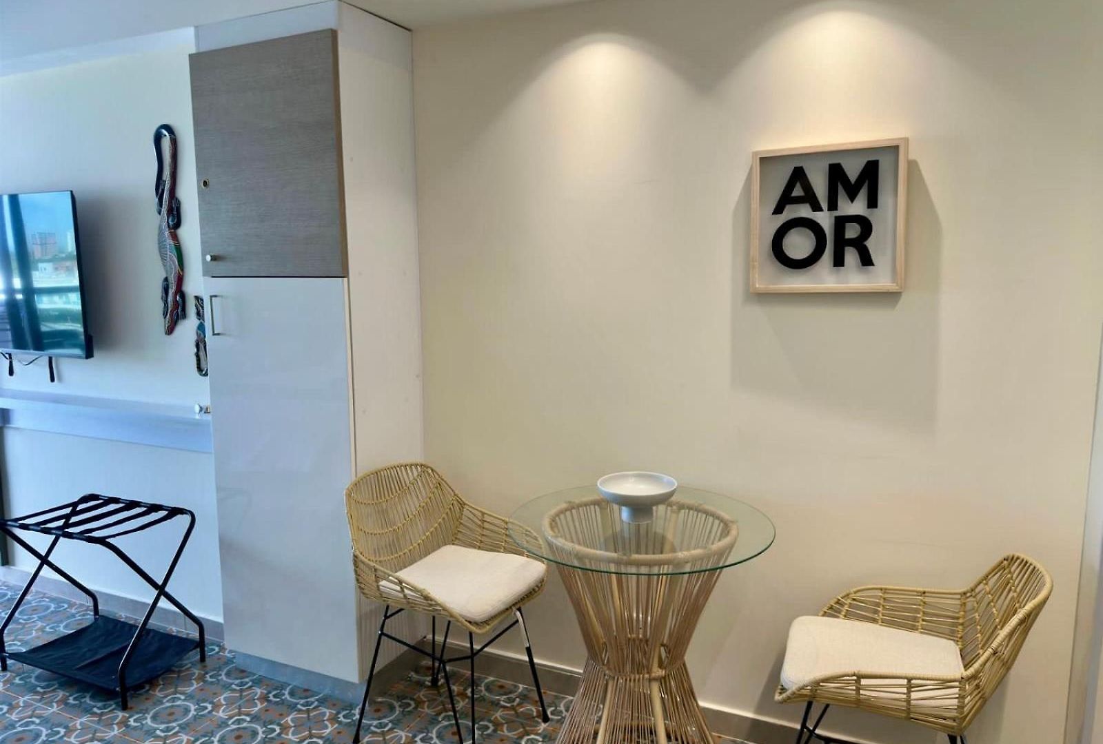 Lovely Steps Away From The Airport And Sea Apartamento *