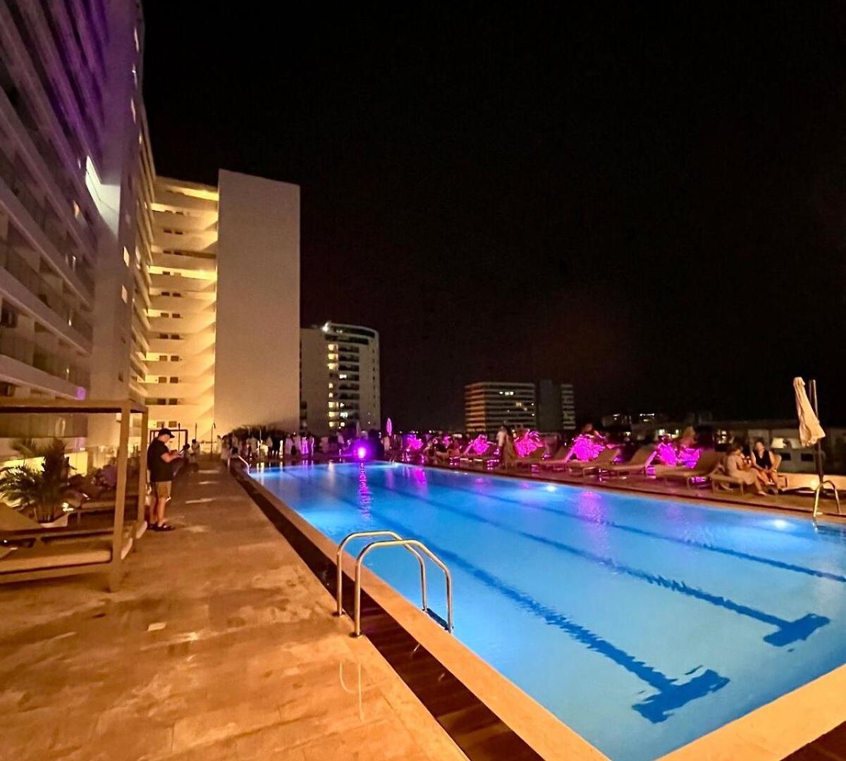 Apartamento Lovely Steps Away From The Airport And Sea *