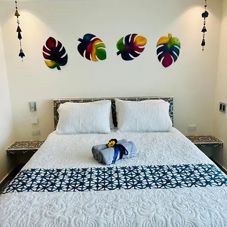 Apartamento Lovely Steps Away From The Airport And Sea