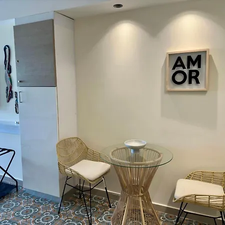 Lovely Steps Away From The Airport And Sea Apartamento *
