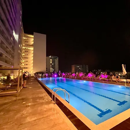 Apartamento Lovely Steps Away From The Airport And Sea *