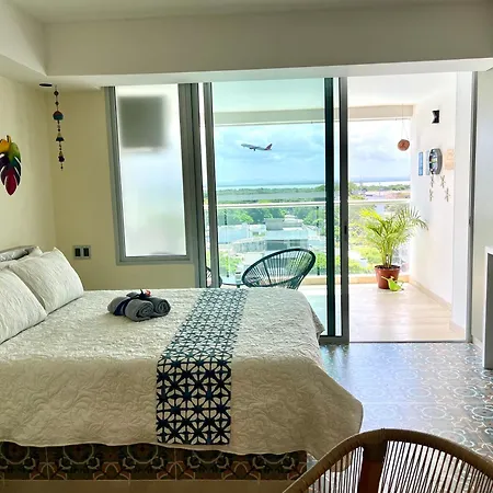 Lovely Steps Away From The Airport And Sea Apartamento