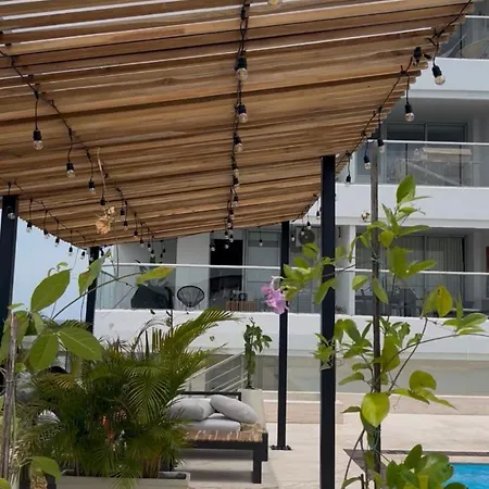 Lovely Steps Away From The Airport And Sea Apartamento