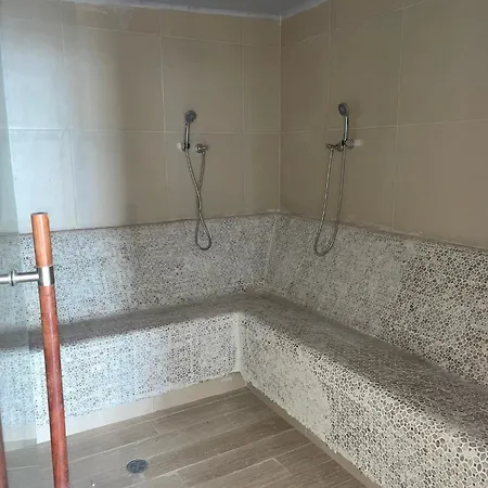 Apartamento Lovely Steps Away From The Airport And Sea *
