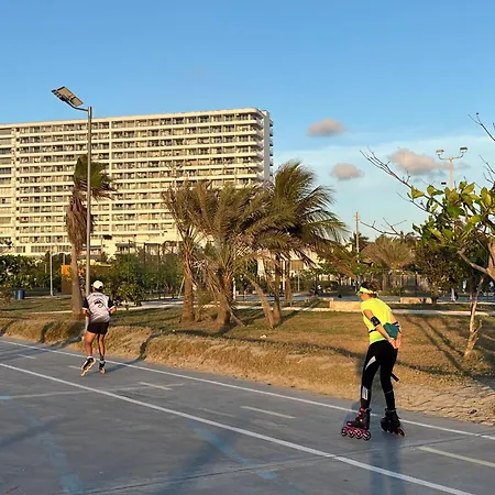 Lovely Steps Away From The Airport And Sea *