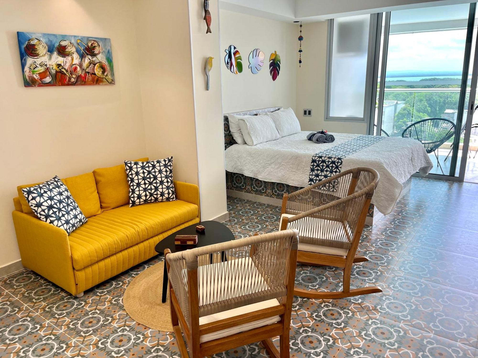Lovely Steps Away From The Airport And Sea Apartment