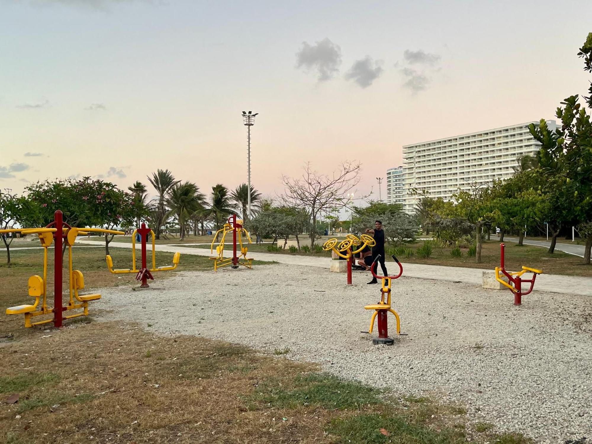 Lovely Steps Away From The Airport And Sea * Cartagena